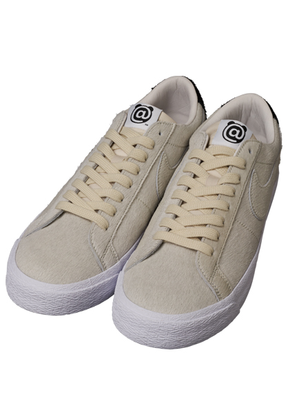 NIKE　SB ZOOM BLAZER LOW QSメディコムトイ